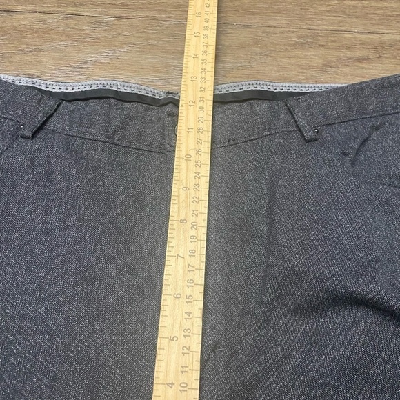 Calvin Klein Men's Move 365 Stretch Wrinkle Resistant Tech Pant in Slim Fit - Picture 6 of 9